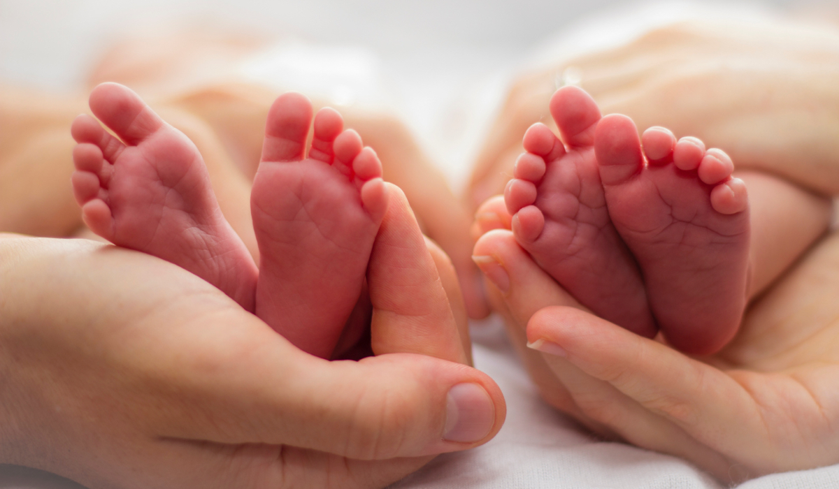 same sex couple give birth