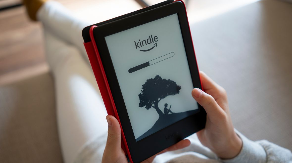 Warning issued to Kindle readers as Amazon makes major change | HerFamily